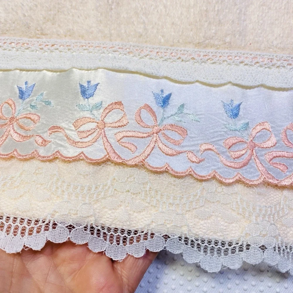 Vintage R.A. Briggs Decorative Bathroom Towel Peach Pink Embroidered Bows Lace‎